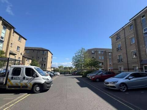 Apartment New Town Retreat By Leath Walk- Free Parking