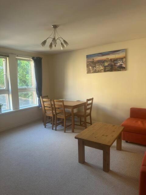Apartment New Town Retreat By Leath Walk- Free Parking *