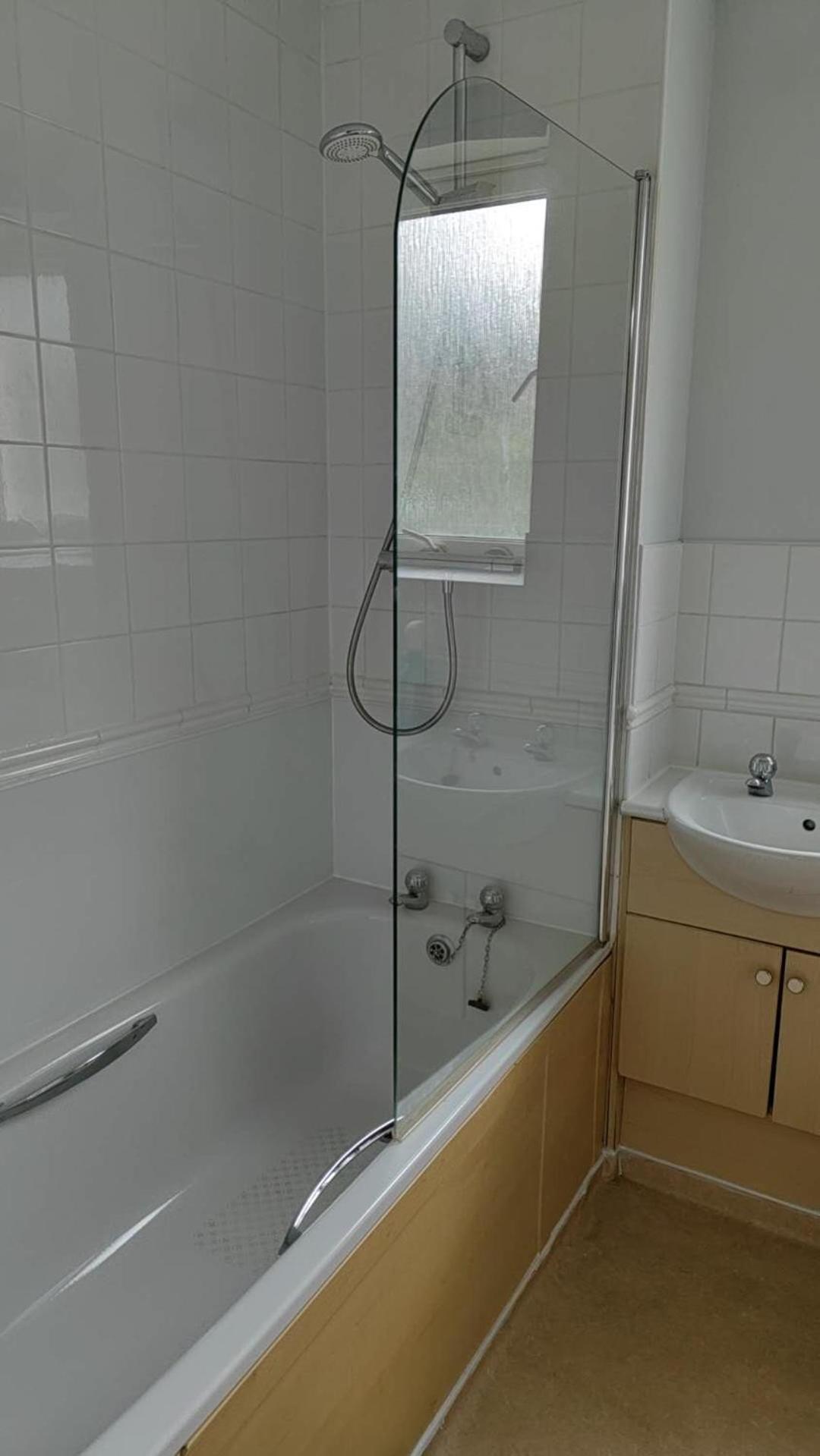 New Town Retreat By Leath Walk- Free Parking *